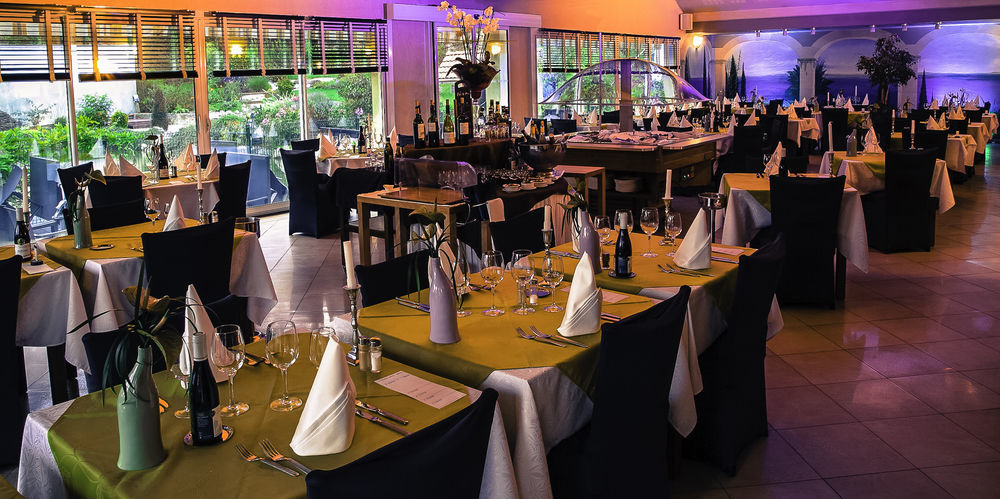 Briey Hotel Aster Restaurant Aux Arcades מראה חיצוני תמונה