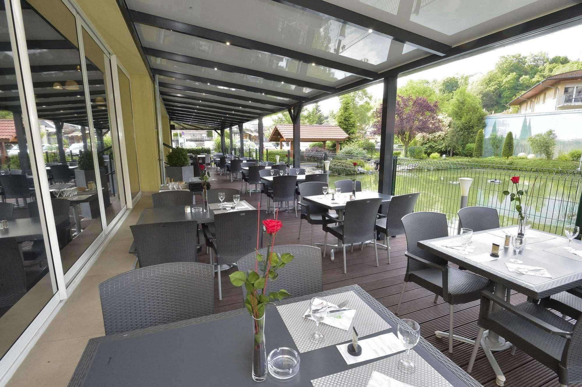 Briey Hotel Aster Restaurant Aux Arcades מראה חיצוני תמונה